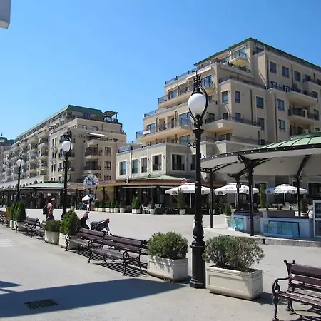 Apartment On The Golden Sands